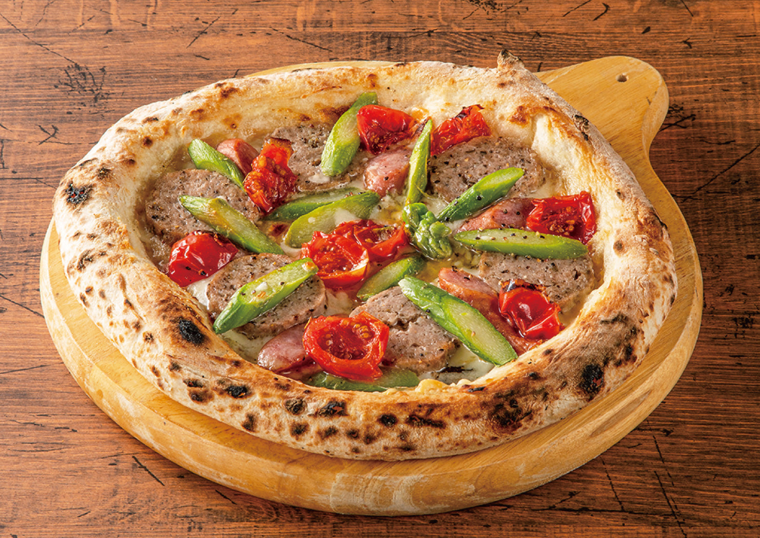 HOKKAIDO PIZZA 八雲産豚のサルシッチャと粗びきソーセージのピザ